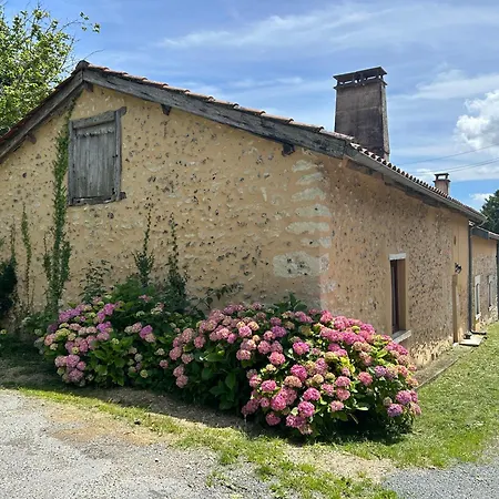 Maison Avec Piscine En Perigord Holiday home *